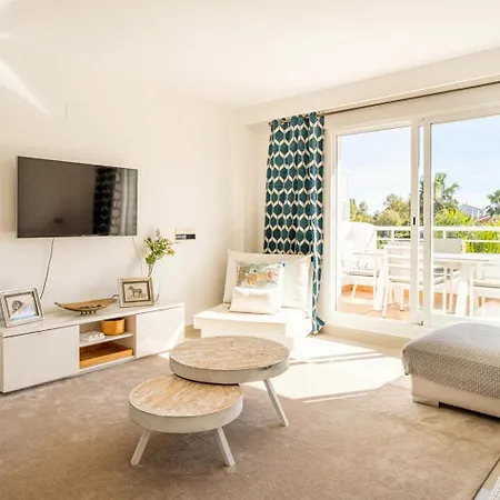 Lejlighed New Golden Mile 2br Pool, Terrace, Parking Estepona