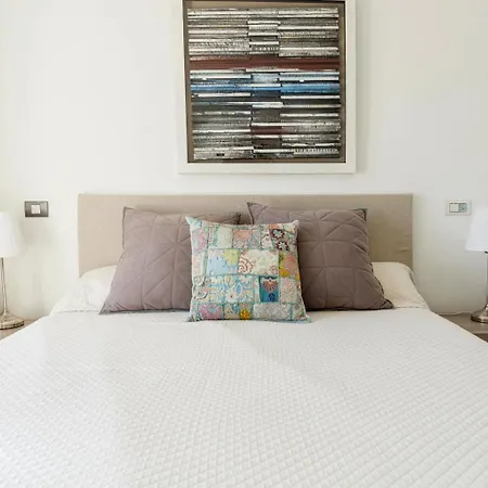 Lejlighed New Golden Mile 2br Pool, Terrace, Parking